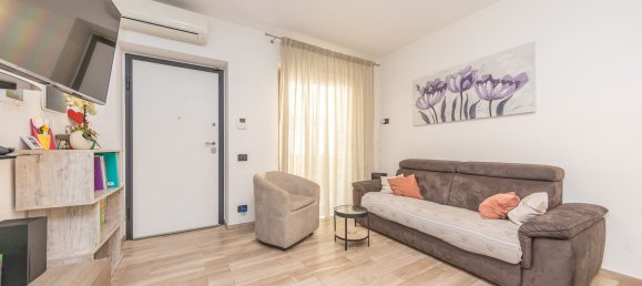 3 rooms Apartment in Marino, Italy No. 162249 2