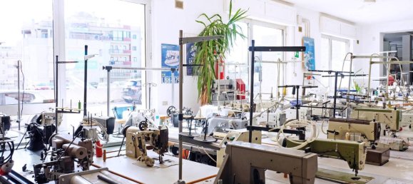 5 rooms Commercial property in Putignano, Italy No. 154421 2