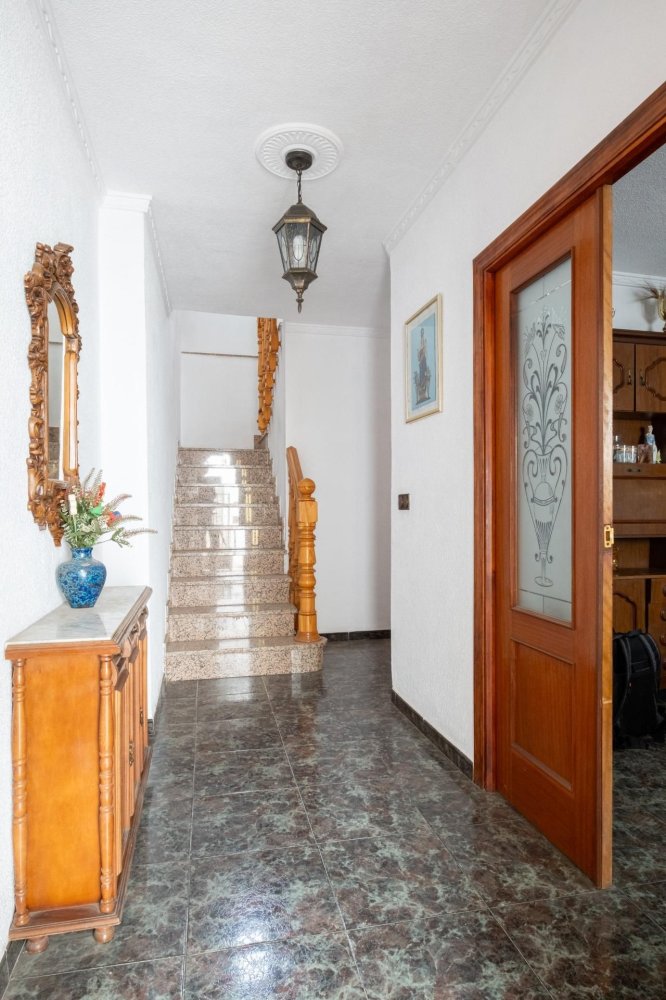 4 bedrooms House in Granada, Spain No. 170000