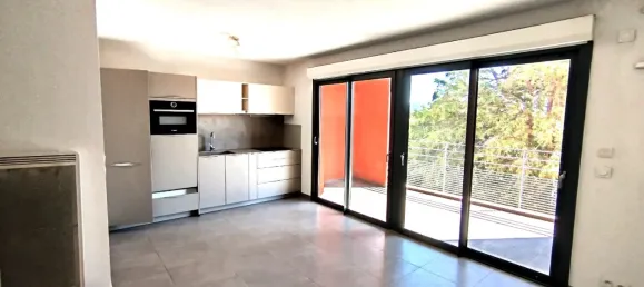 Apartamento de 2 dormitorios en Frejus, France No. 339649 5