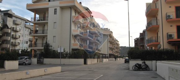 Квартира с 2 спальнями в Васто, Италия № 325898 4