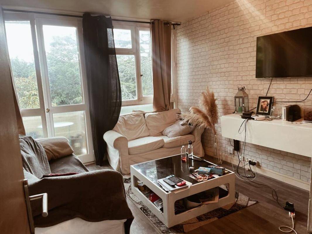 2 Schlafzimmer Wohnung in Le Bourget, France, Nr. 180544