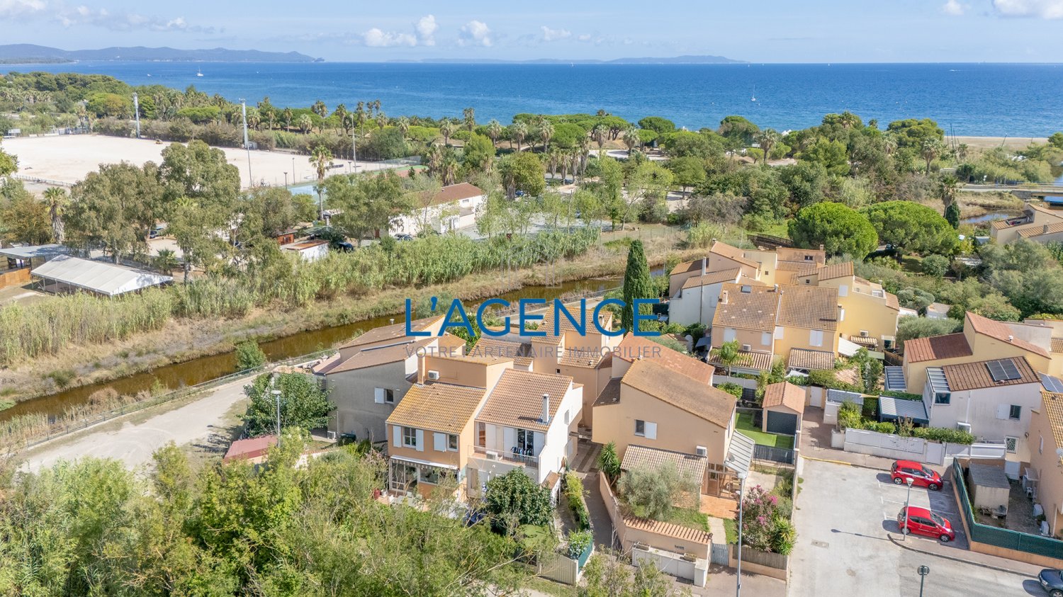 4 bedrooms Villa in Hyeres, France No. 329470