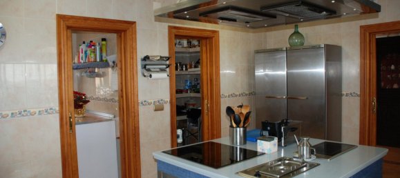 4 Schlafzimmer Bungalow in Estepona, Spain, Nr. 141460 43