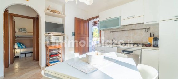 4 Schlafzimmer Wohnung in Orosei, Italy, Nr. 77375 9