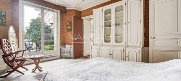 3 bedrooms Apartment in Paris, France No. 170524 4
