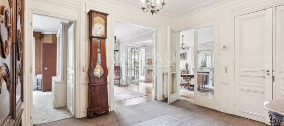 3 bedrooms Apartment in Paris, France No. 170524 6