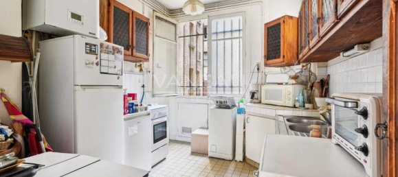 3 bedrooms Apartment in Paris, France No. 170524 12