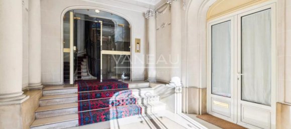 3 bedrooms Apartment in Paris, France No. 170524 13