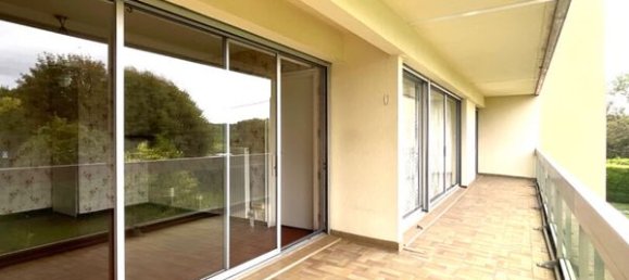 Apartamento de 2 dormitorios en Luisant, France No. 228322 2