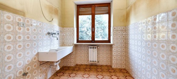 3 rooms Apartment in Bricherasio, Italy No. 58377 4