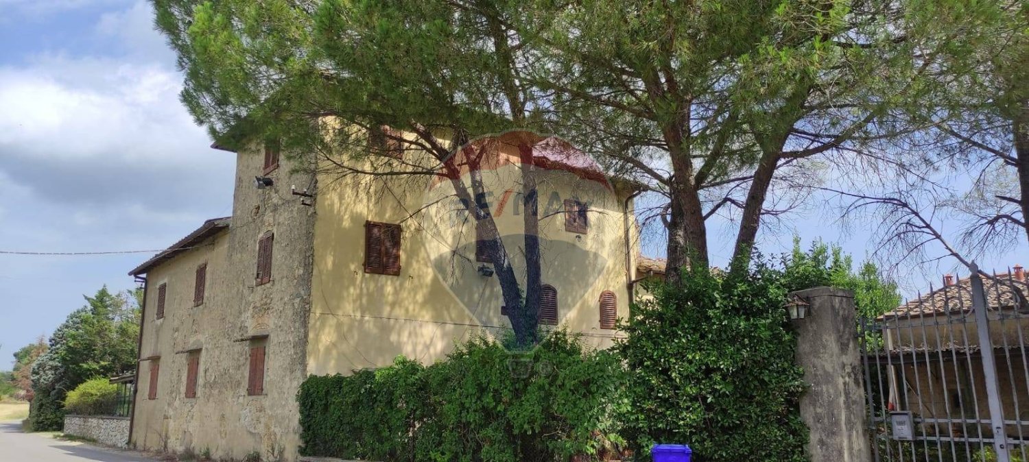 5 bedrooms Villa in Montespertoli, Italy No. 110902