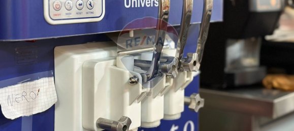 2-salle Propriété commerciale à Milan, Italy No. 243111 15