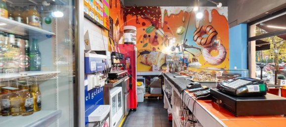 2-salle Propriété commerciale à Milan, Italy No. 243111 12