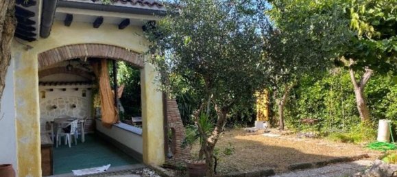 Casa de 3 habitaciónes en Ardea, Italy No. 4507 2