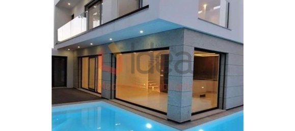 4 bedrooms House in Almada, Portugal No. 147713 2