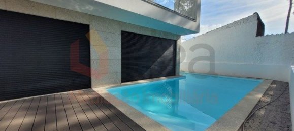 4 bedrooms House in Almada, Portugal No. 147713 10