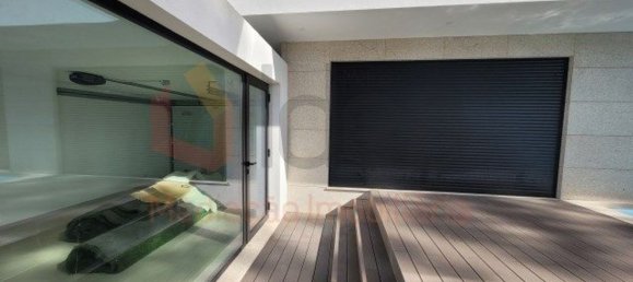 4 bedrooms House in Almada, Portugal No. 147713 9