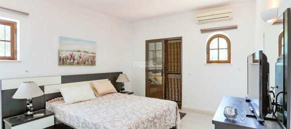 4 Schlafzimmer Villa in Quarteira, Portugal, Nr. 127809 13