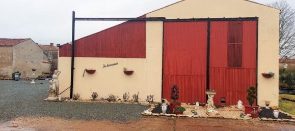 Замки и поместья с 3 спальнями в Пуйе, Франция № 194269 20