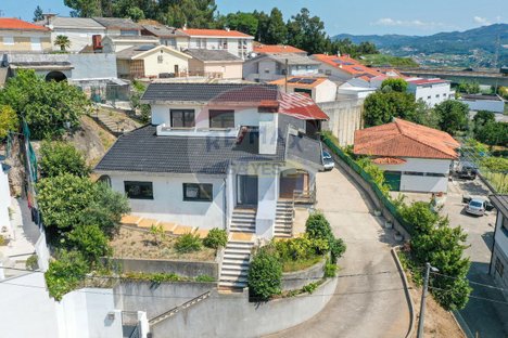 4 bedrooms House in Guimaraes, Portugal No. 183312