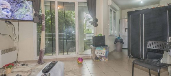 Studio in Villeneuve-Saint-Georges, France No. 328988 3