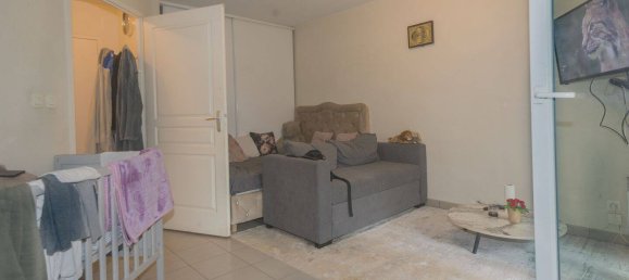 Studio in Villeneuve-Saint-Georges, France No. 328988 6