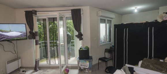 Studio in Villeneuve-Saint-Georges, France No. 328988 4