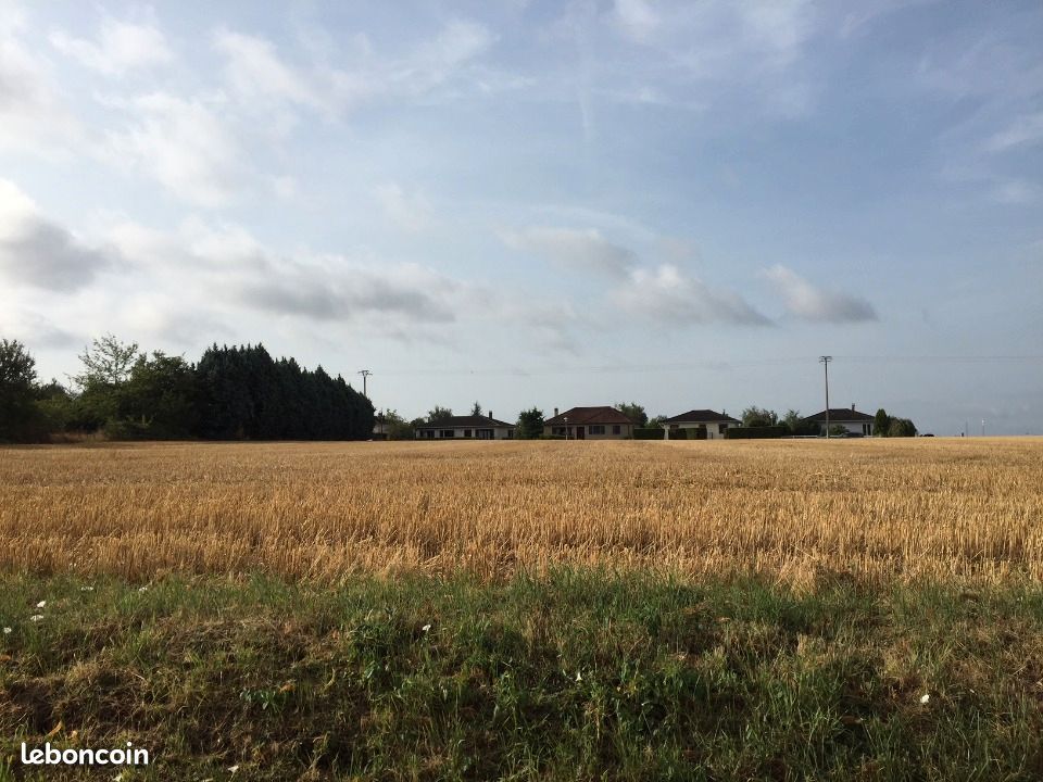 448m² Land in Remilly, France No. 81185