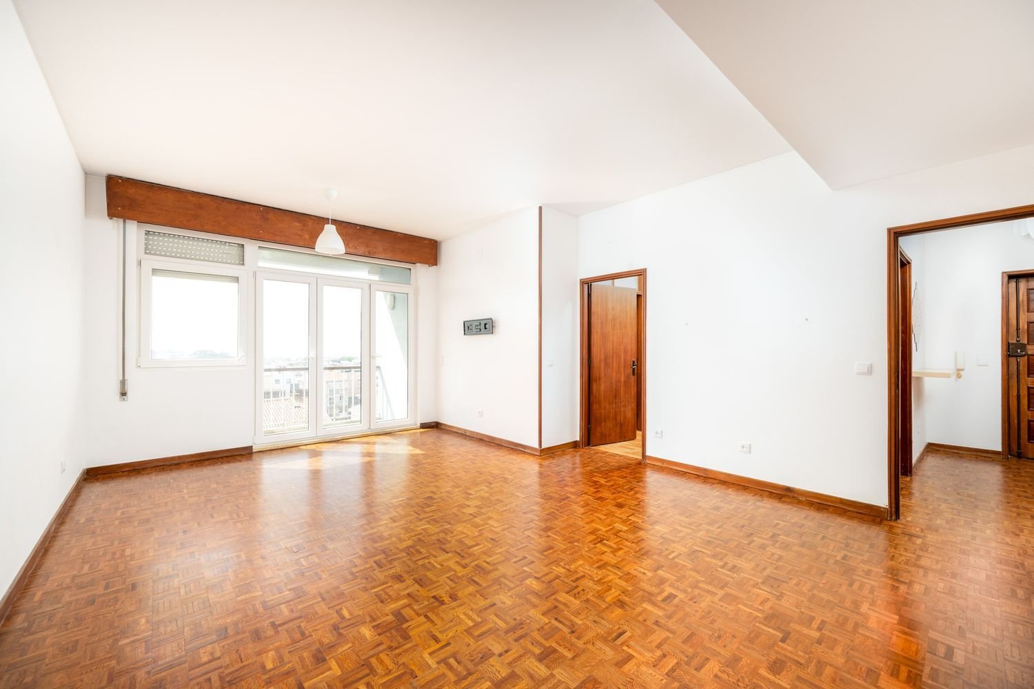 4 bedrooms Apartment in Porto, Portugal No. 236431