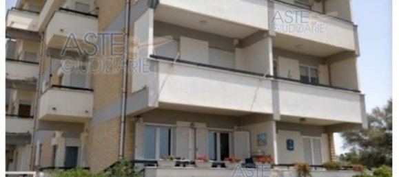 3 rooms Apartment in Latina, Italy No. 101040 18