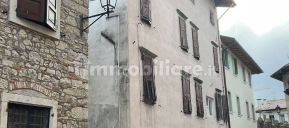 6 bedrooms House in Udine, Italy No. 120073 2