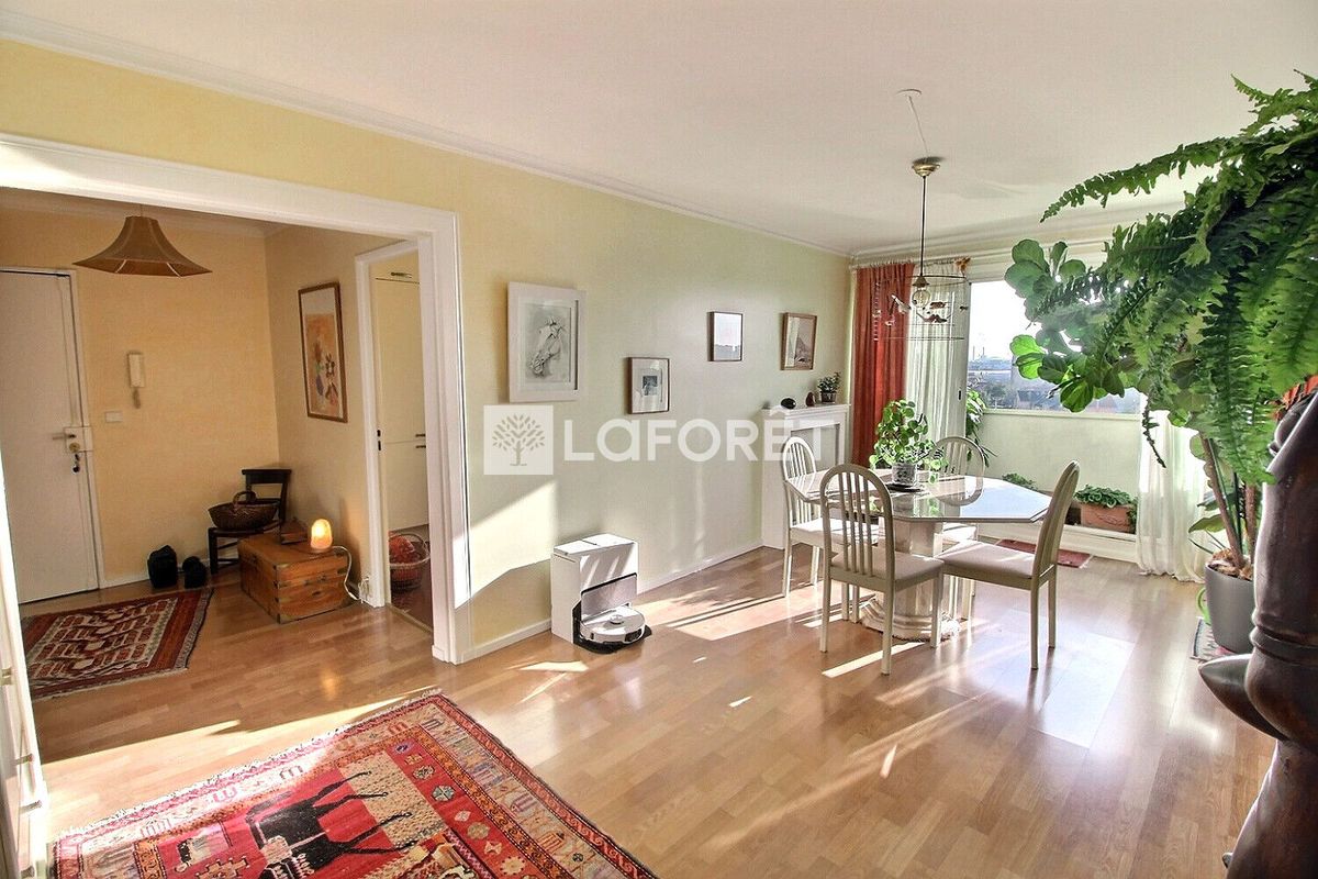 Квартира с 2 спальнями в Женвилье, Франция № 163452