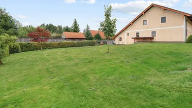  Land in Moosdorf, Austria No. 197402