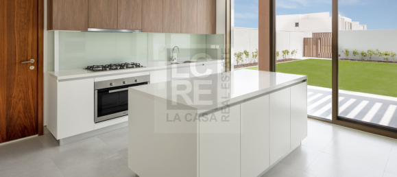 4 bedrooms Villa in Abu Dhabi, UAE No. 7058 5