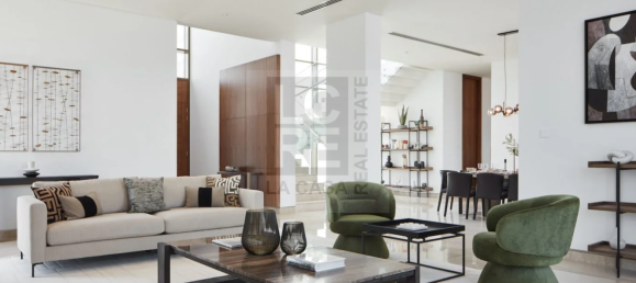 4 bedrooms Villa in Abu Dhabi, UAE No. 7058 7