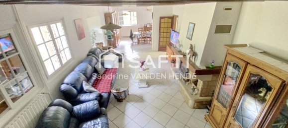 10 bedrooms House in Fismes, France No. 246081 8