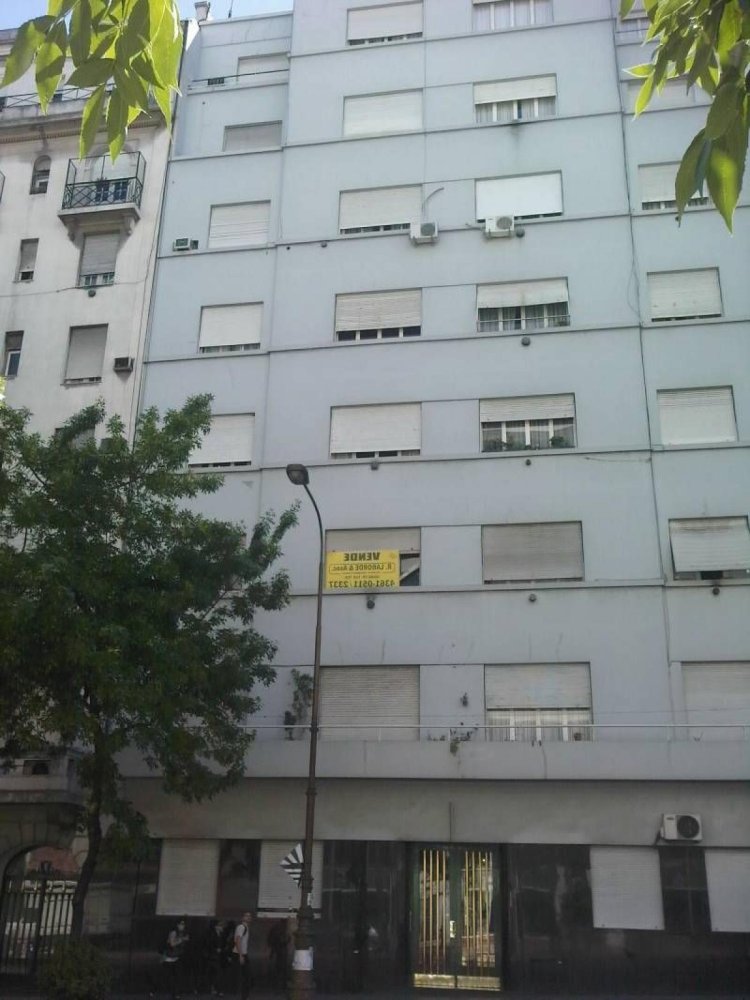 Apartamento de 2 dormitorios en Buenos Aires, Argentina No. 98465