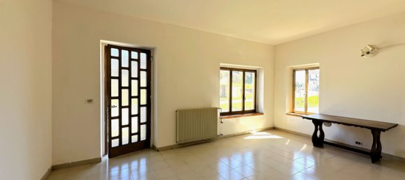 8 rooms Villa in Udine, Italy No. 15809 4