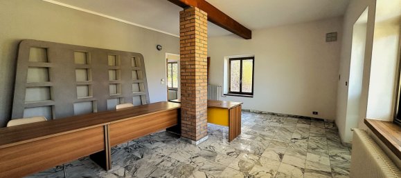 8 rooms Villa in Udine, Italy No. 15809 3