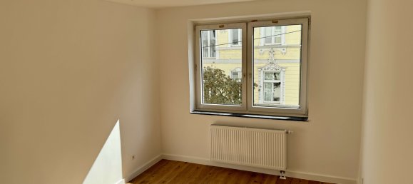 3 rooms Apartment in Dusseldorf, Germany No. 335138 3
