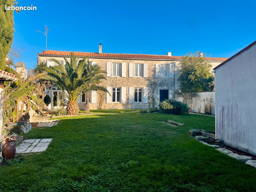 Дом с 4 спальнями в Сен-Вивьен, Франция № 103172