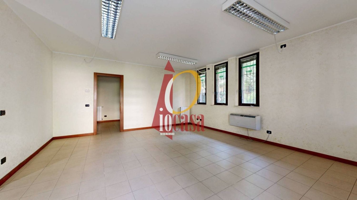 2 rooms Office in San Giuliano Milanese, Italy No. 376631