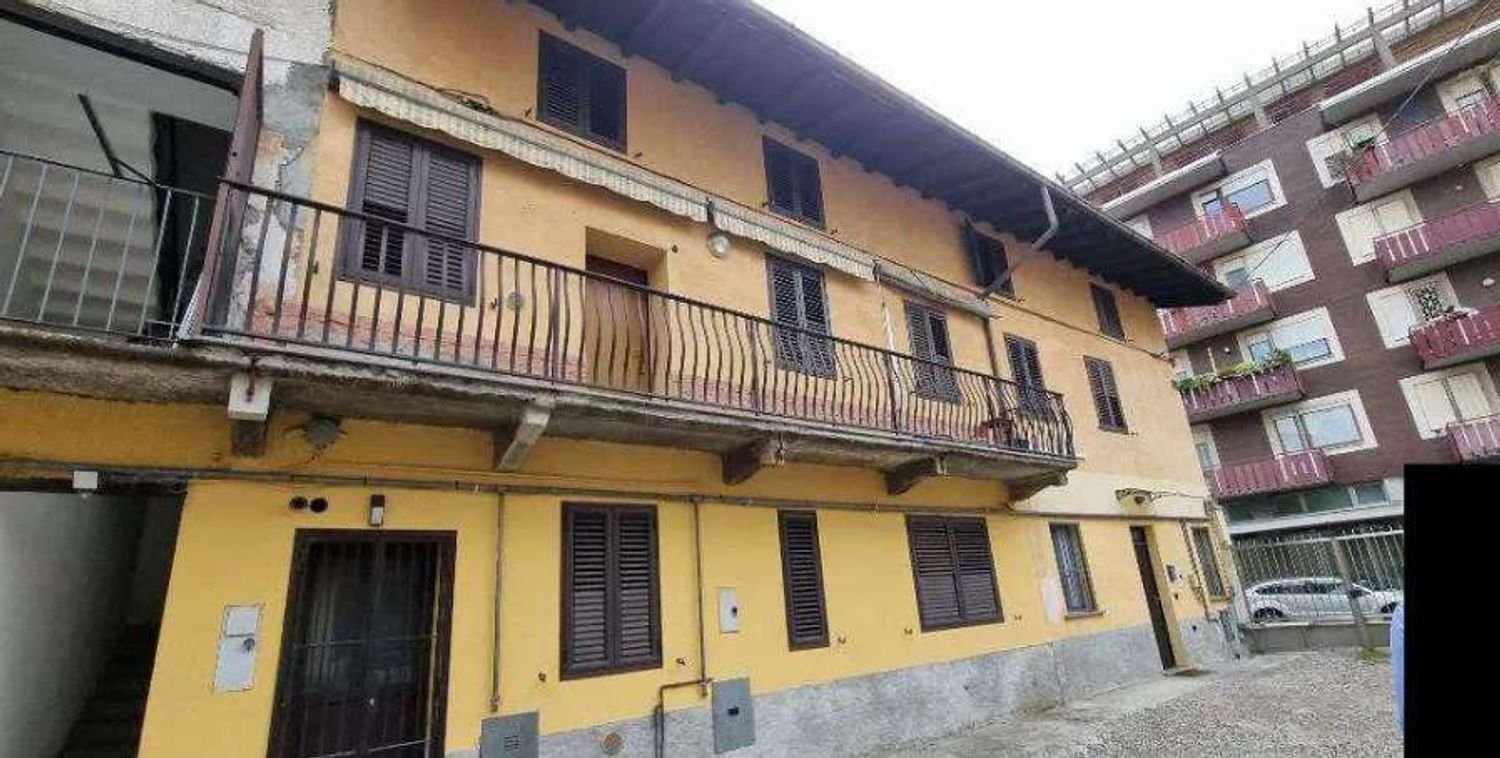 2 rooms Apartment in Busto Arsizio, Italy No. 13051