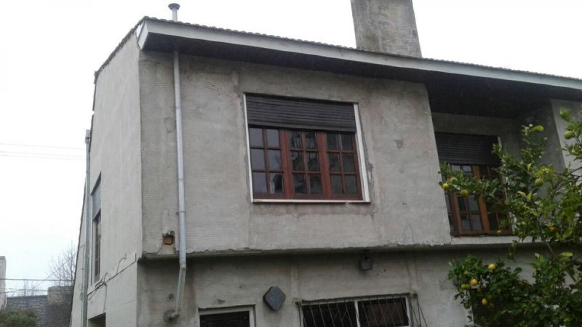 3 bedrooms House in Mar del Plata, Argentina No. 89936
