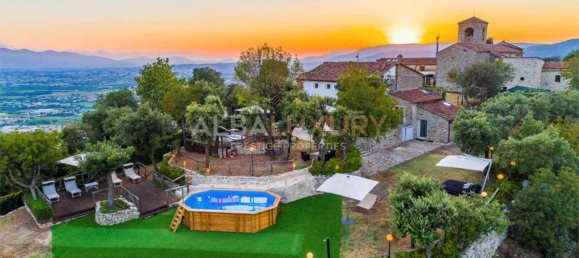 5 bedrooms Villa in Monsummano Terme, Italy No. 735 2
