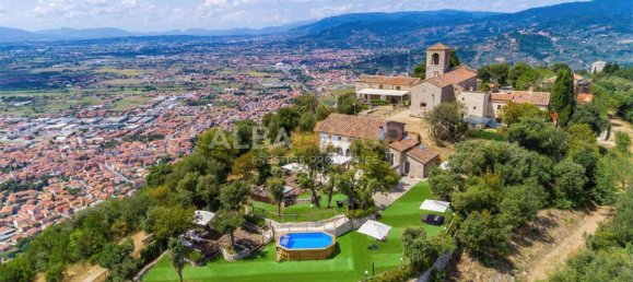 5 bedrooms Villa in Monsummano Terme, Italy No. 735 3