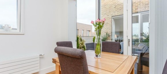 Офис с 2 спальнями в Брентфорд, Великобритания № 12344 8