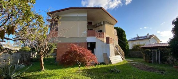 2 rooms Villa in Forte dei Marmi, Italy No. 309991 2