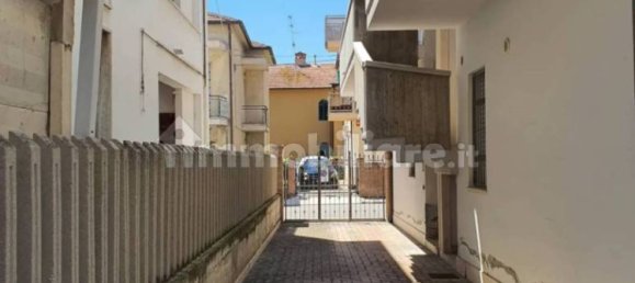 Edificio de 5 habitaciónes en Alba Adriatica, Italy No. 174147 18